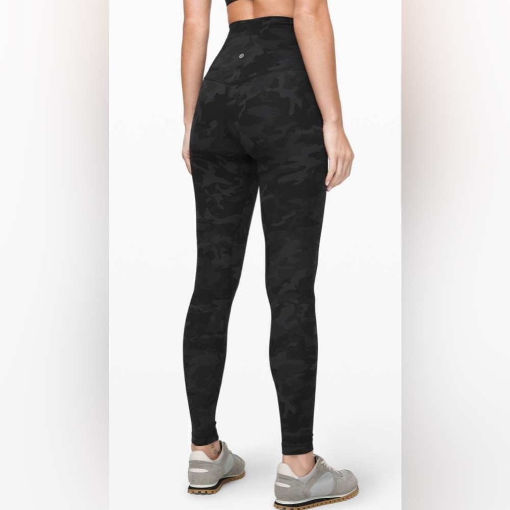 Lululemon Align Super-High Rise Pant 28"
Incognito Camo Multi Grey size 2